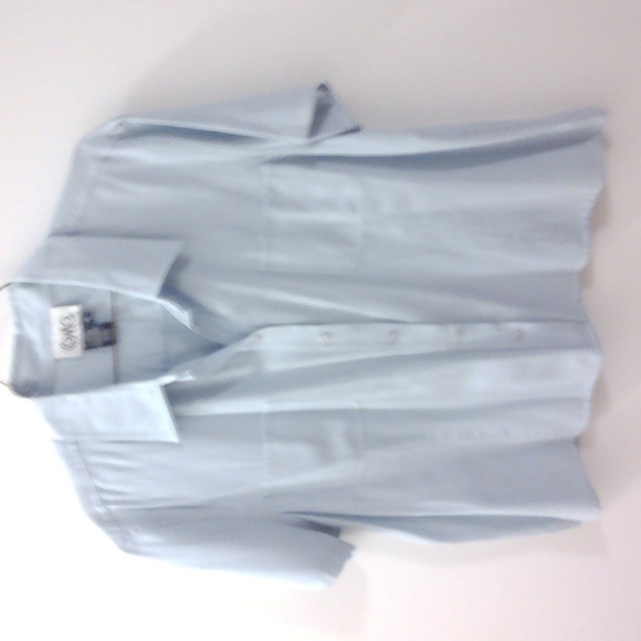 2 women's short sleeves blouses - Picture 4 of 4